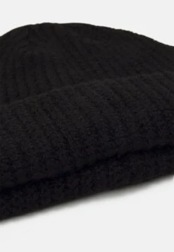 Pier One SHORT MICRO BEANIE UNISEX - Mütze - Black -Pier One 0ebb65d54b0643c5908d2c2364f4ca2c