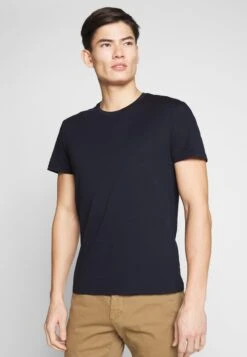 Pier One 2 PACK - T-Shirt Basic - White/dark Blue 8 Pier One 2 PACK - T-Shirt Basic - White/dark Blue -Pier One 29e824f9825c4b58be6620e83ee4ac6b