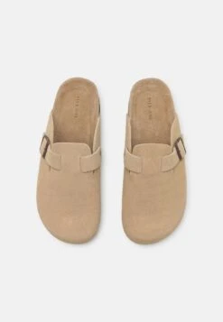 Pier One LEATHER UNISEX - Clogs - Beige 9 Pier One LEATHER UNISEX - Clogs - Beige -Pier One 60310edcb16944af817e40c7ae62c73a