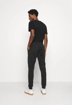 Pier One Jogginghose - Black 8 Pier One Jogginghose - Black -Pier One a1b709fa2c32431482f95b3eb7300192