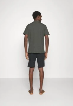 Pier One Nachtwäsche Set - Black/khaki 8 Pier One Nachtwäsche Set - Black/khaki -Pier One dff8d64f5dae430fbf7661fdfb51e125